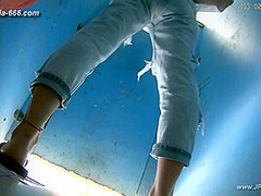 chinese girls go to toilet.317