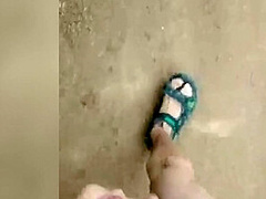 Masturbando na rua - PissVids