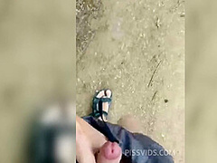 Masturbando na rua - PissVids