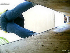 chinese girls go to toilet.318