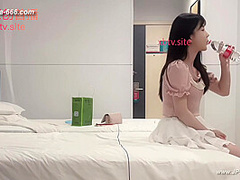 chinese man fucking callgirl in hotel.470_2