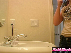 Teen amateur puts on make up