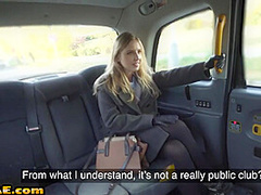 Classy cab lady pussyfucked in car