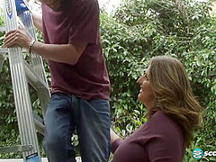 Kerrys Opener Winds Up In Her Rear End