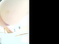 chinese girls go to toilet.321