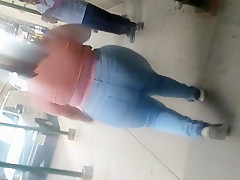 Huge Buttocks Bbw Latina In Tight Jeans