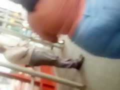 Huge Buttocks Bbw Latina In Tight Jeans