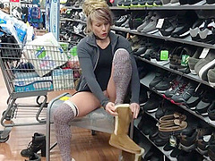 See I Have No Panties On !