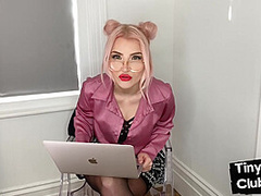 Small dick dude mocked by real brit babes