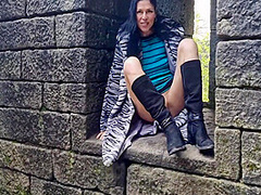 Outdoor And Pissing 6 Min