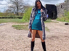 Outdoor And Pissing 6 Min