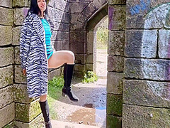 Outdoor And Pissing 6 Min