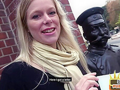 Public amateur babe sucks sex date guy outdoor before fucked