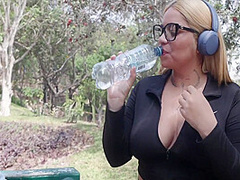Venezolana Culona Sale A Correr Y Tiene Sed De Leche ( Vista Previa) 8 Min