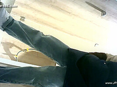 chinese girls go to toilet.322