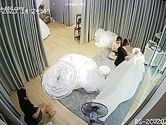 Hackers use the camera to remote monitoring of a lover's home life.625