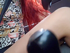 Esposa Vai Pra Rua De Vestidinho E Pede Informacoes Para Estranhos Na Rua Para Exibir Seu Decote