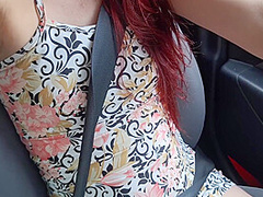 Esposa Vai Pra Rua De Vestidinho E Pede Informacoes Para Estranhos Na Rua Para Exibir Seu Decote