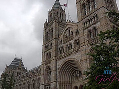 Virtual Vacation London Holly Hendrix 3/6