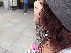 Virtual Vacation London Holly Hendrix 3/6