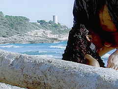 Ebony Whore Hard Fucked On The Beach