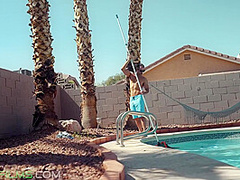 Sarah Jessie And Fit Kitty In Seduce The Pool Guy