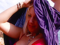 Fresh Girl Horny With Blonde Hair Gets Pussy With Horny Blonde And Love Crystale