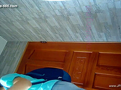 chinese girls go to toilet.497