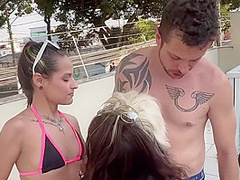 Amador Brasil In Tres Safadas Dao Um Presente Especial Ao Dono Da Mansao