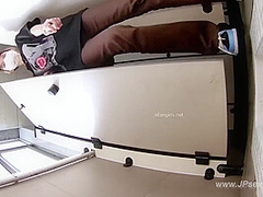 chinese girls go to toilet.324