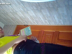 chinese girls go to toilet.325