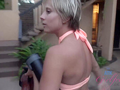Virtual Vacation On Hawaii With Short Blonde Hair Slut Makenna Blue 1/9