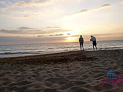 Virtual Vacation In Hawaii With Holly Hendrix Part 1