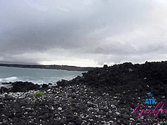 Kate Peeing Outdoors For You