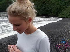 Virtual Vacation In Hawaii With Emma Hixx 9/16
