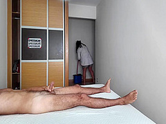 I Jerk Off In Front Of The Cleaning Lady At The Hotel 5 Min
