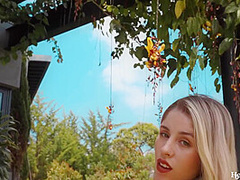 Heidy Outdoor Peeks Full
