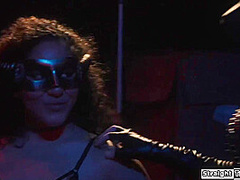 See this man hes gonna facefuck you ifo everyone in the club