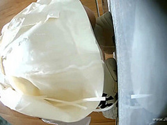 chinese girls go to toilet.326