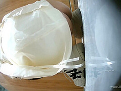 chinese girls go to toilet.326