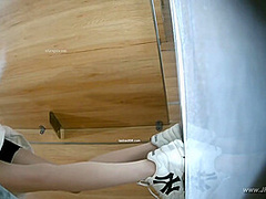 chinese girls go to toilet.326