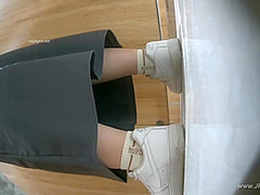 chinese girls go to toilet.326