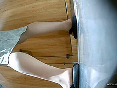 chinese girls go to toilet.326