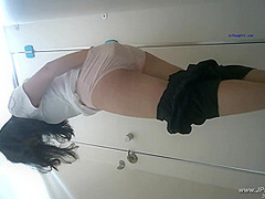 chinese girls go to toilet.327