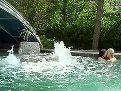 Hot Pornstar - Sexy Girls Eating Pussy By The Pool