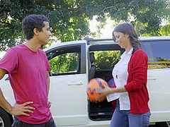 Soccer Mom Rescue - RealityKings with Alexis Fawx, Ricky Spanish