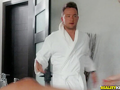 Massage Revenge Fuck - RealityKings with Van Wylde, Honey Gold