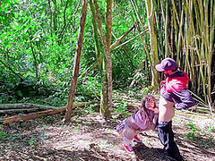 Menina Mata Aula Em Excursao Escolar Para Chupar Professor Na Floresta