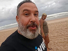 Fille Bahianaise S Etale Sur La Plage Pendant La