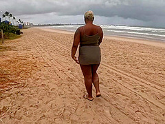 Fille Bahianaise S Etale Sur La Plage Pendant La